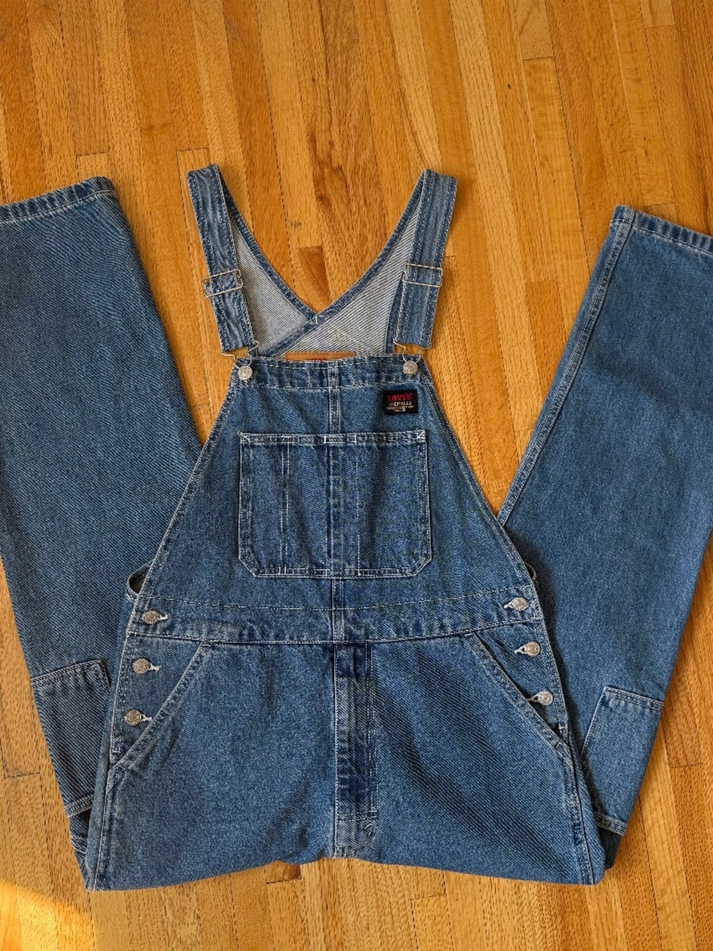 LEVI’S DENIM OVERALLS – CLASSIC 90s WORKWEAR DUNGAREES